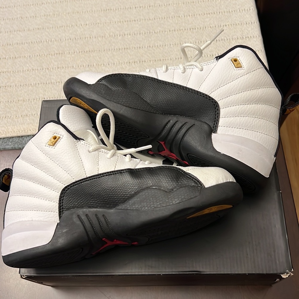 Jordan 12 retro PS in size 2.5 youth - Picture 4 of 4